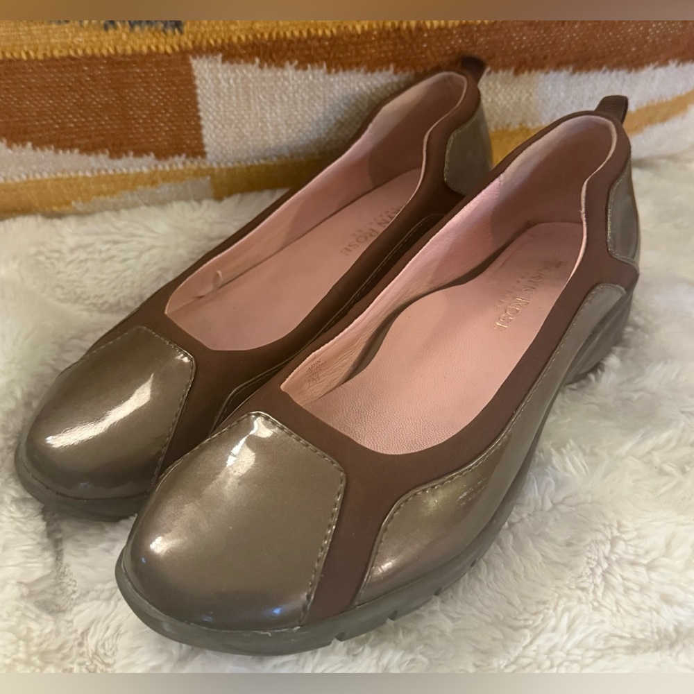 Taryn Rose Adin Ballet Flats Women’s 7M Taupe Brown Patent Leather Comfort Shoes - Picture 2 of 6